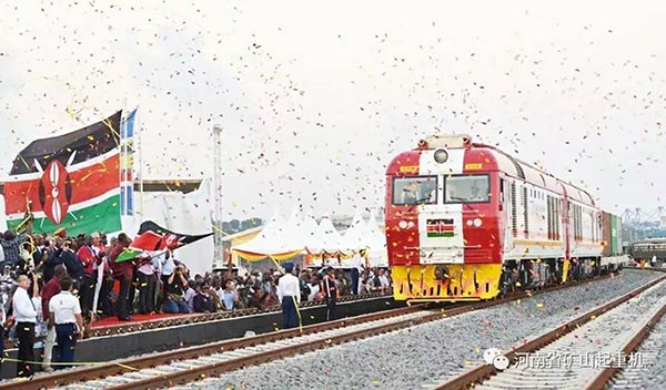 "Chinese name card" to the Belt and Road Initiative   丨  Henan Mine crane shining from Mombasa to Nairobi,Kenya1.jpg