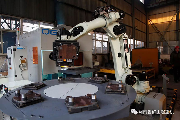 Electric hoist trolley welding production robot workstation