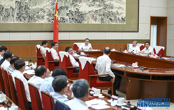 Manufacturing Upgrades and Economic Restructuring with Chinese Premier Li Keqiang.jpg